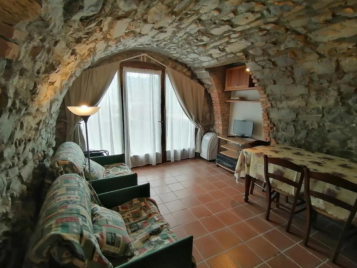 Appartement Casa Sasso à Tavernola Bergamasca Extérieur photo