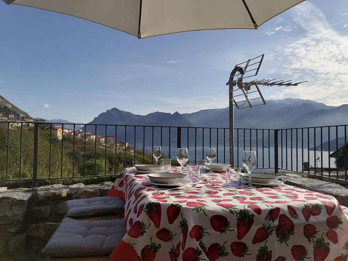 Appartement Casa Sasso à Tavernola Bergamasca Extérieur photo